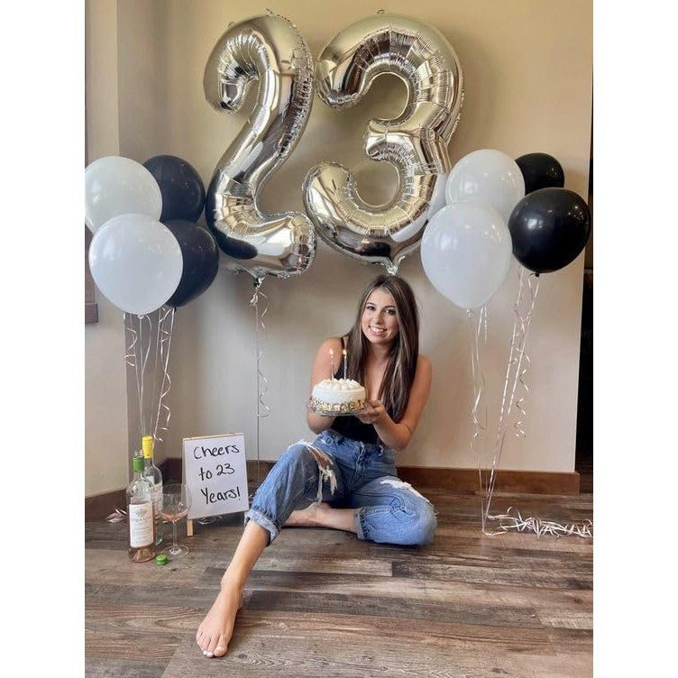 Balon din Folie Metalizata, Figurina Cifra, Tema Aniversare 80 cm, Ambalaj Individual, Pai inclus, Umflare cu Aer sau Heliu, Argintiu, Cifra 2