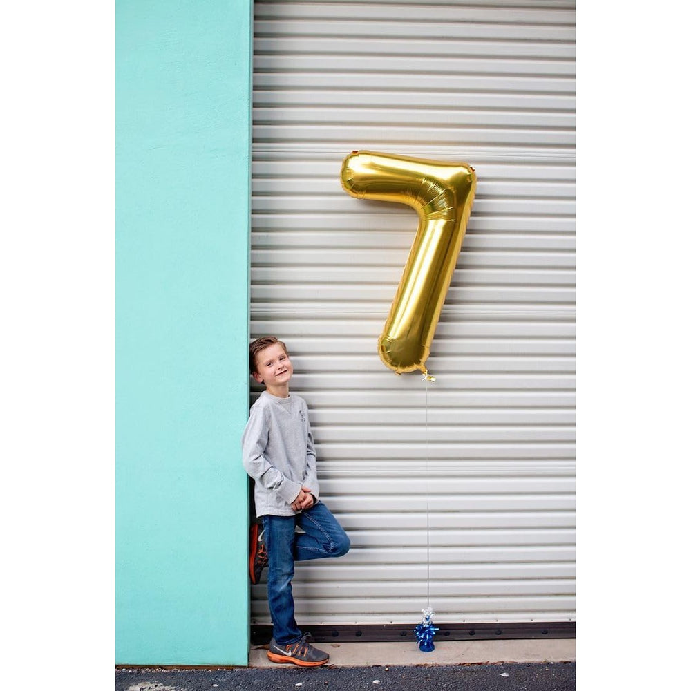 Balon din Folie Metalizata, Figurina Cifra, Tema Aniversare 80 cm, Ambalaj Individual, Pai inclus, Umflare cu Aer sau Heliu, Auriu, Cifra 7