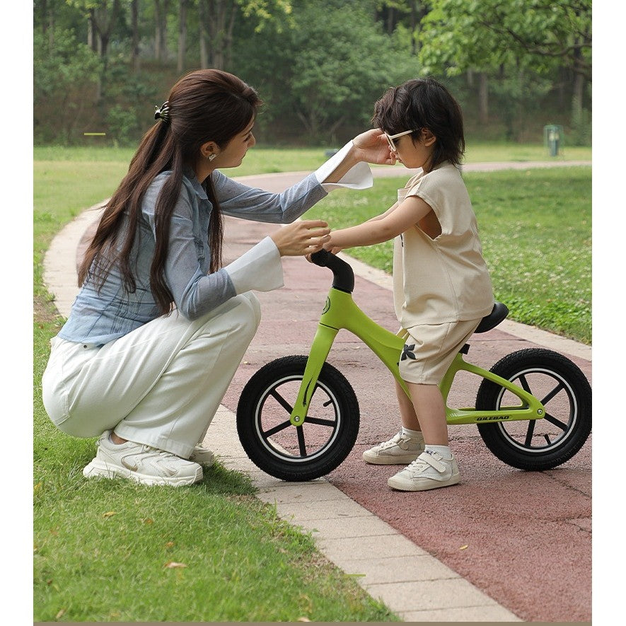 Bicicleta pentru Copii, Fara Pedale, Pentru 2-6 Ani, 2 Roti Silentioase, Sa Reglabila 43 - 58 cm, din Plastic si Fibra de Sticla, 88 x 56 x 43 cm, Verde