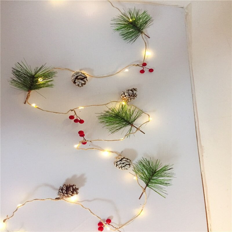 Instalatie Craciun cu baterii, 2 metri, 20 LED-uri tip ace si conuri de pin simple, Alb Cald