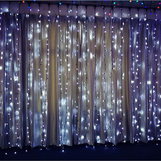 Instalatie Craciun Profesionala de Exterior IP65, Tip Perdea, 3m x 2m, 600 Led-uri Mari, Alb rece, cu flash, Alimentator si prelungitor 6, 5 m, Interconectabila, Fir negru