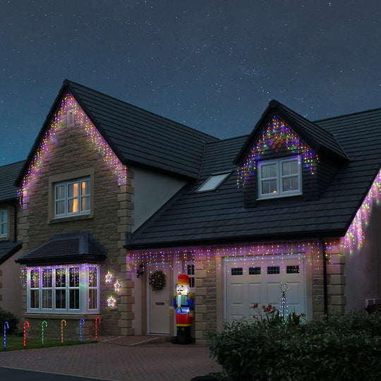 Instalatie Craciun, Tip Franjuri/Turturi, 4 m, 120 LED-uri, Prelungitor 1.5 m, 8 Jocuri de Lumini, Interconectabila, Conectare la Retea, Fir transparent, Interior/Exterior, Multicolor