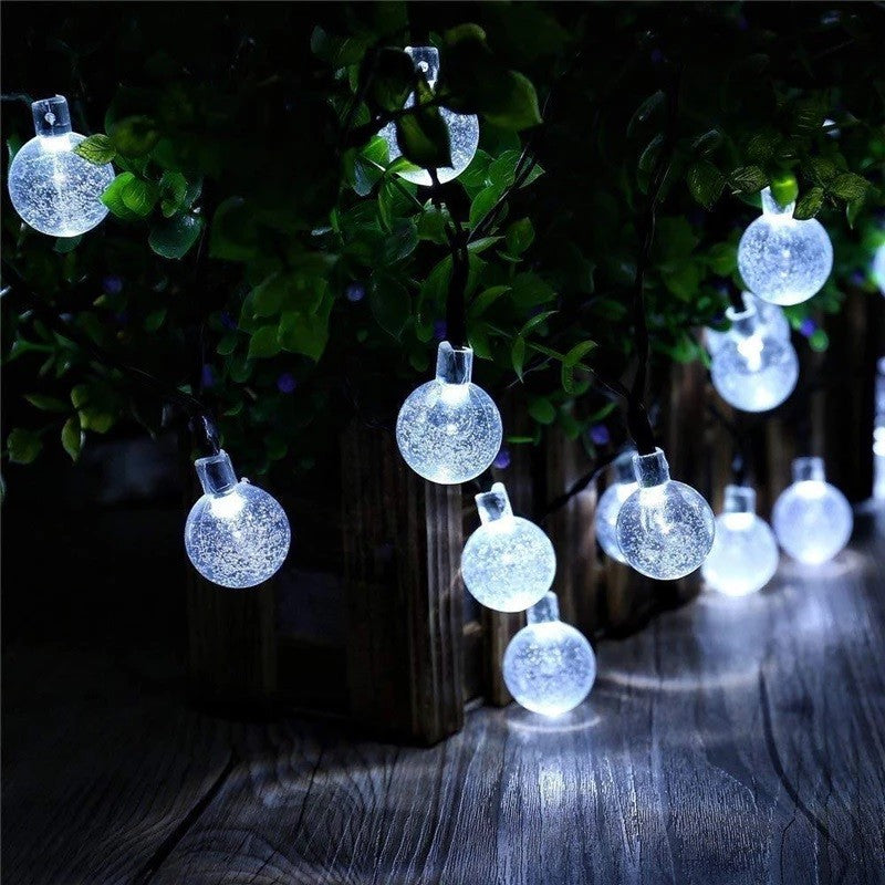 Instalatie Craciun, Tip Globuri de cristal, 30 Led-uri, 6.5 metri, Alb rece, Energie solara, Senzor de lumina