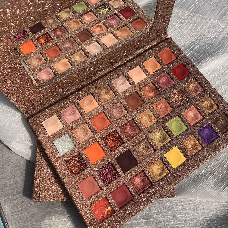 Paleta de farduri cu 40 de culori pigmentate, Maro cu sclipici