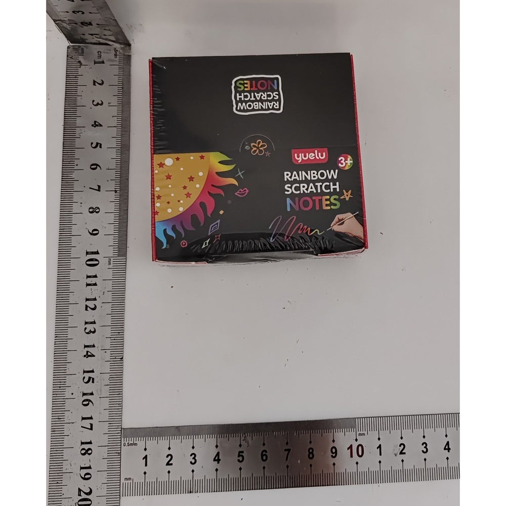 Set 100 de Planse Razuibile, din Hartie Curcubeu, 2 Creioane din Bambus + 2 Sabloane, +3 Ani, 8.5 x 8.5 cm, Multicolor