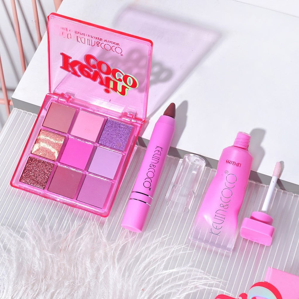 Set 3 Produse de Machiaj Kevin&Coco Pink Ice Star, Paletă Farduri de Pleoape 9 Culori, Ruj Creion și Lip Gloss, Nuanțe Roz și Mov, Finisaje Mate și Strălucitoare, 15.5 x 13 x 3.4 cm