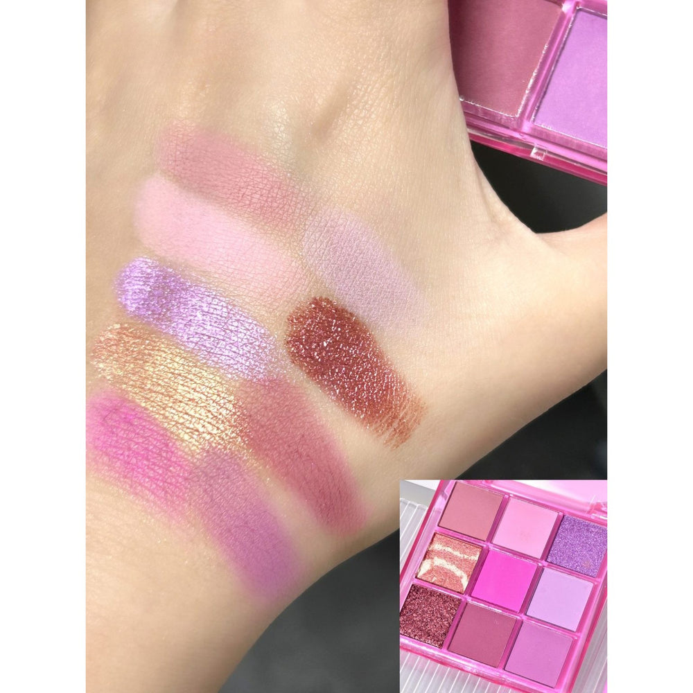 Set 3 Produse de Machiaj Kevin&Coco Pink Ice Star, Paletă Farduri de Pleoape 9 Culori, Ruj Creion și Lip Gloss, Nuanțe Roz și Mov, Finisaje Mate și Strălucitoare, 15.5 x 13 x 3.4 cm