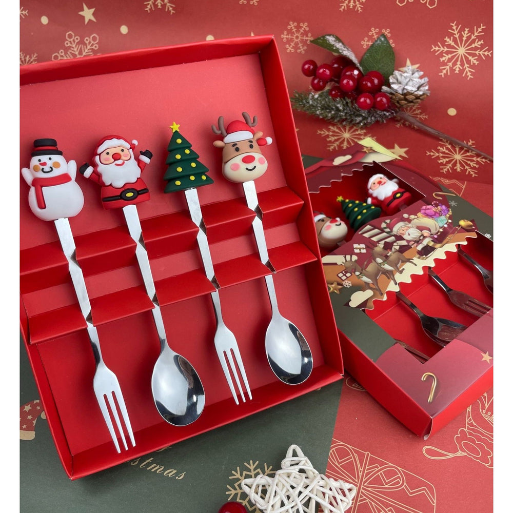 Set 4 Tacamuri, cu Figurine de Craciun, din Otel Inoxidabil, 2 Furculite, 2 Linguri, Cutie Festiva, 13.5 cm, Rosu