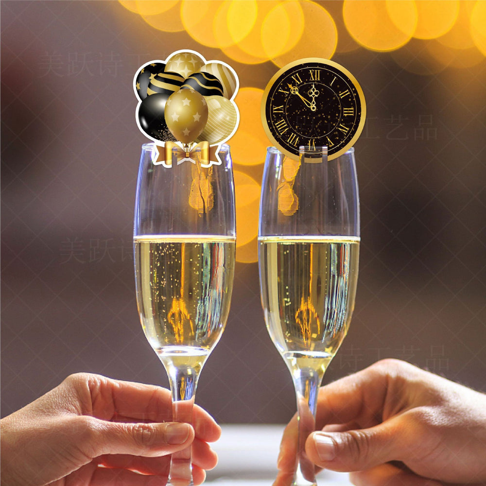 Set 6 Decoratiuni pentru Pahare de Cocktail, Tema Anul Nou, din Hartie, Negru/Auriu