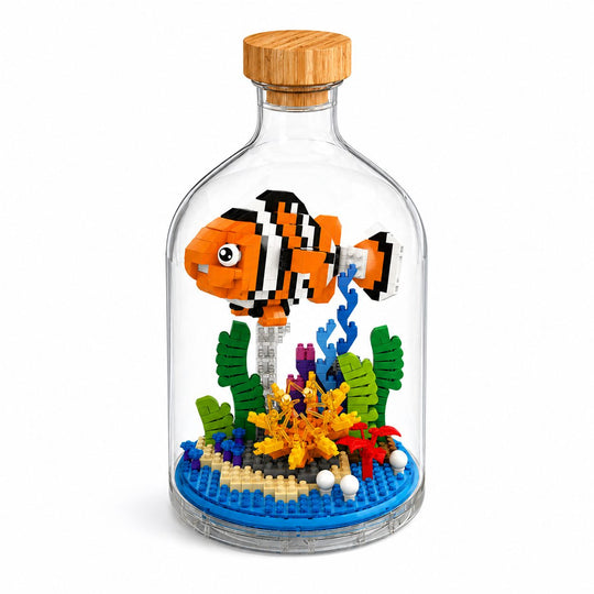 Set de Construit in Sticla Decorativa, Model Peste Clovn, Mini Piese, Tip Pixel Building Blocks, Acvariu Decorativ, 19 x 12 x 12 cm, Transparent, Multicolor