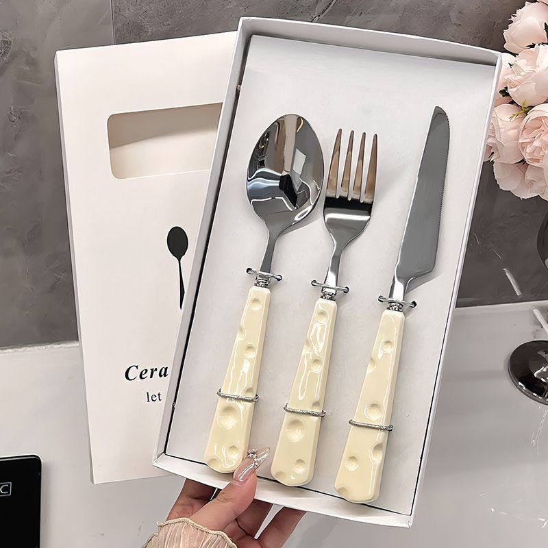 Tacamuri pentru Copii, Set 3 Piese, Tacamuri pentru Dejun, Lingura Furculita Cutit, Stil Italian, Manere forma Cascaval Plastic, Inox, 23 cm, Auriu